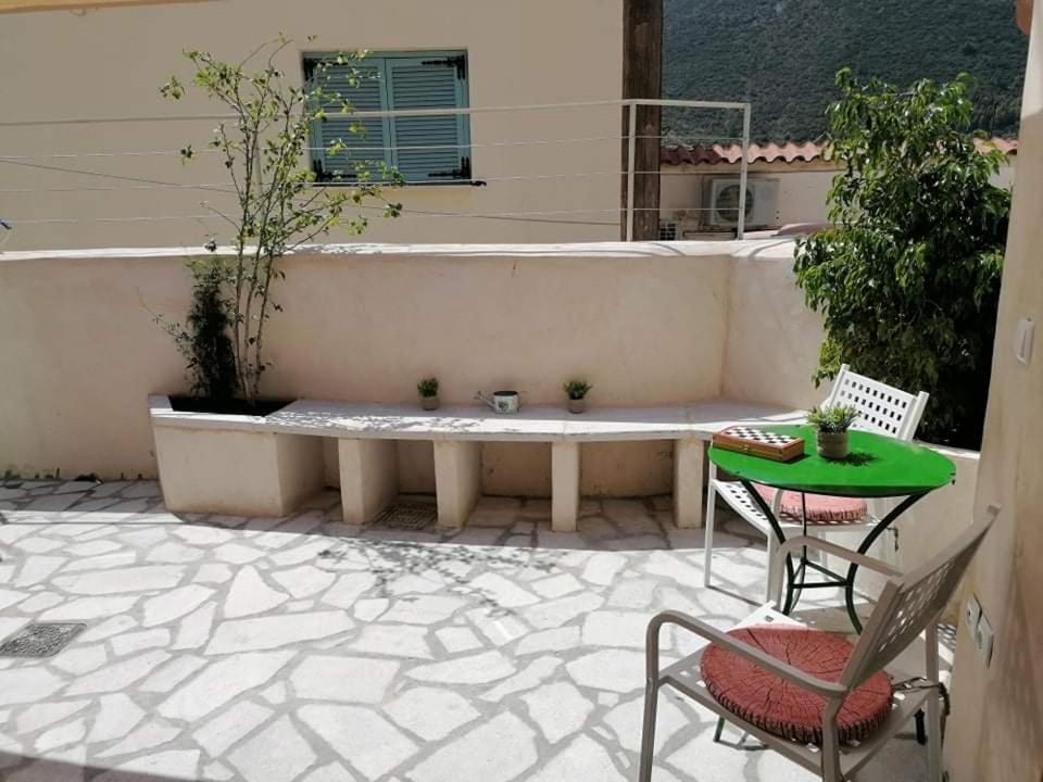 Rodomelo Cute Studio 2 Leonídion Екстериор снимка